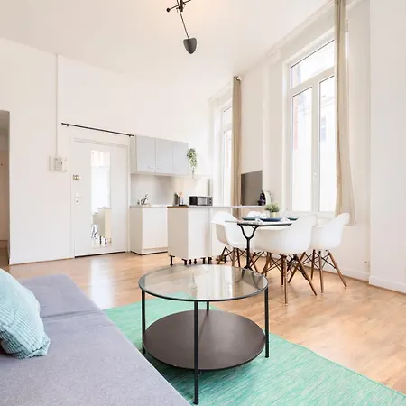 شقة Functional Flat Close To The Station ليل