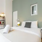 Functional Flat Close To The Station Apartment