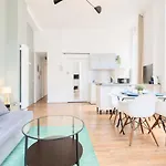 Functional Flat Close To The Station Apartment